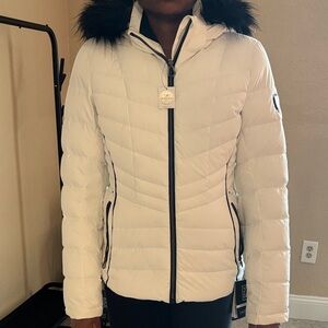 Dare2b Women's White Puffer Jacket with Black Hood Trim